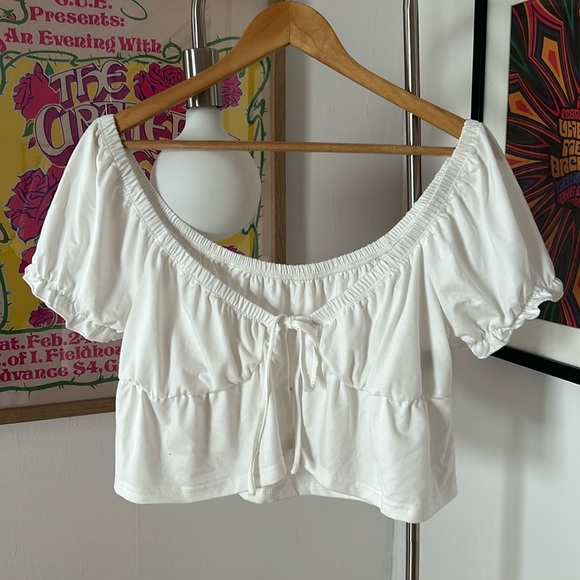 SHEIN White Puff Sleeve Crop Top - Picture 2 of 3